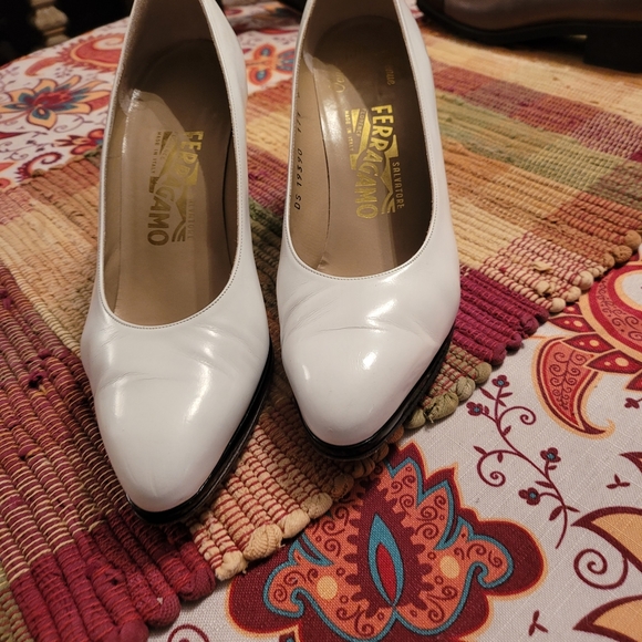 SALVATORE Ferragamo - Picture 9 of 11